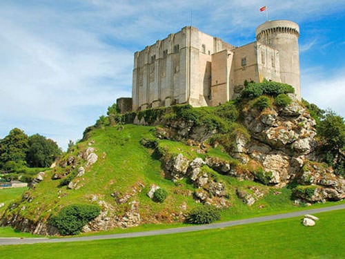 Chateau_de_Falaise_2008.jpg